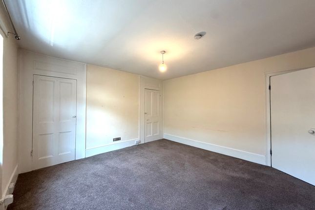 Flat 3, 7, Union Road, Crediton photo 5