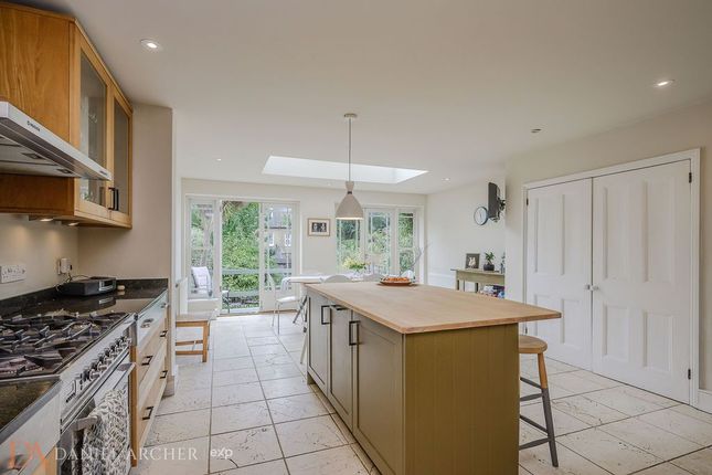 9, Pendarves Road, London photo 4