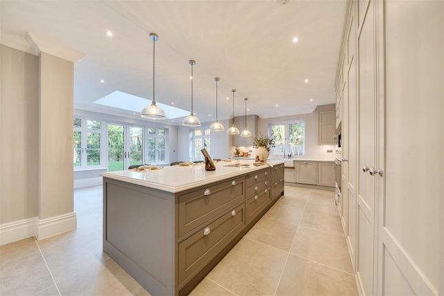 2 Truman Place, Critchmere Hill, Haslemere photo 2
