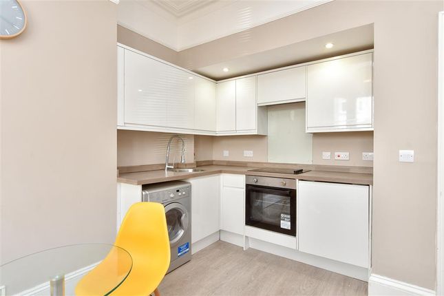 Kitchen/ Lounge
