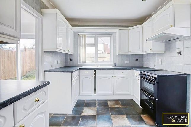 2, Middlemead, West Hanningfield photo 3