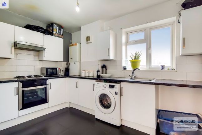 Flat to rent in Pond Road, London