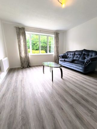 4 Delapre Court, Northampton photo 2