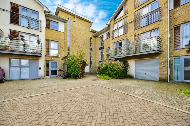 Thumbnail Flat for sale in Arundel Square, Maidstone, Kent