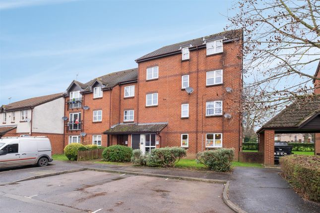 Thumbnail Flat to rent in Knowles Close, Yiewsley, West Drayton
