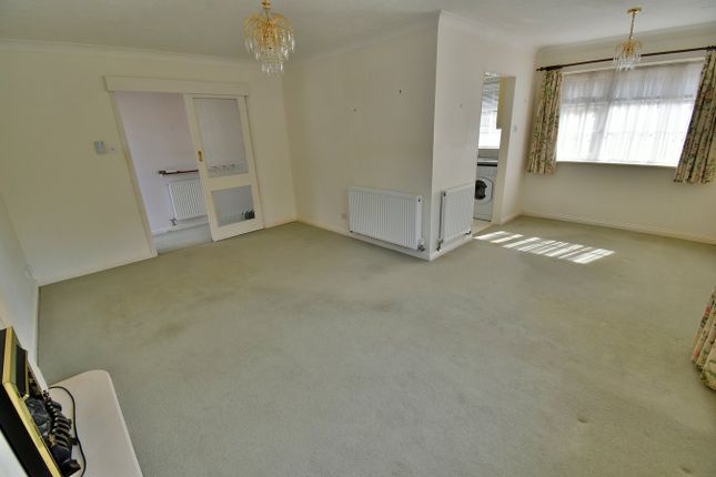 39, Brabourne Avenue, Ferndown photo 2