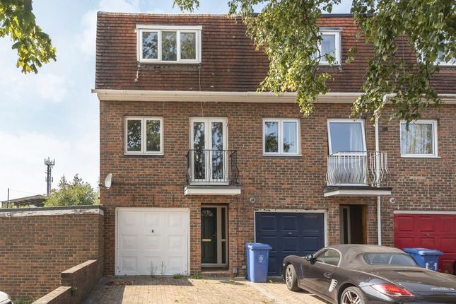 Thumbnail Town house to rent in Maidenhead, Berkshire