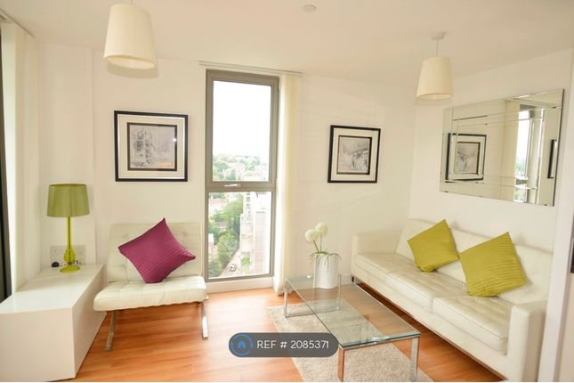 Flat to rent in Venice Corte, London