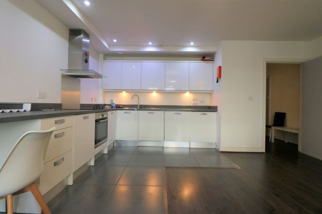 Flat 2 7,, Market Place, Romford photo 3