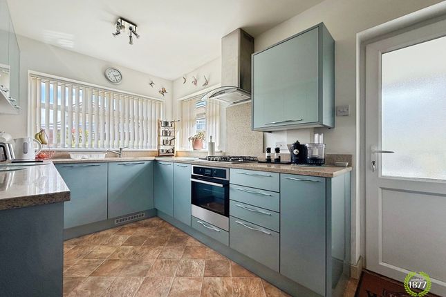 10 Ainsdale Drive, Darwen photo 3