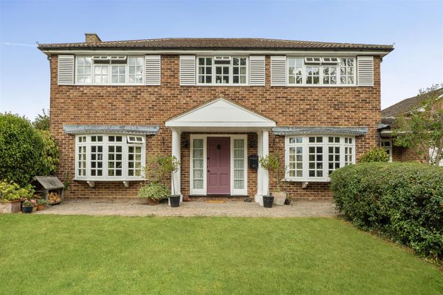 12, Martins Drive, Wokingham photo 4