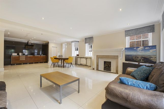 Flat 6, 15, Redington Gardens, London photo 2