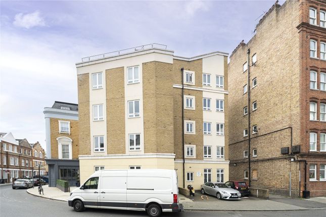 Flat to rent in Old South Lambeth Road, Vauxhall, London
