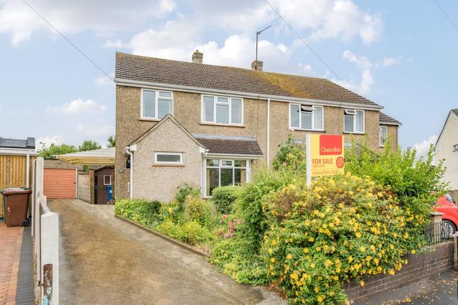 Semi-detached house for sale in Kidlington, Oxfordshire