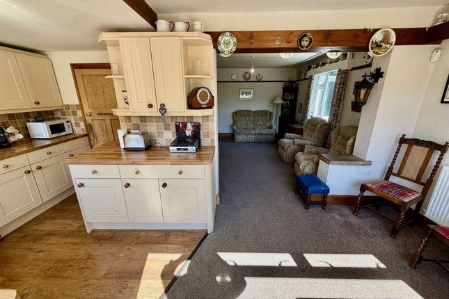 88, Longmoor Lane, Derbyshire photo 3