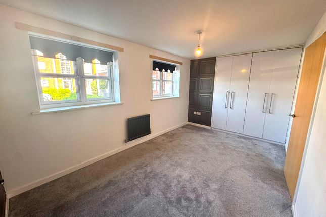 Flat 12 Rossall Court, Reeds Lane, WIRRAL photo 4