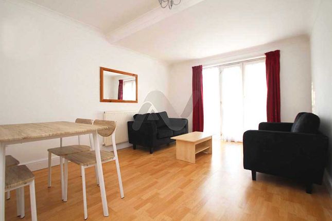 Flat to rent in Sussex Way, London