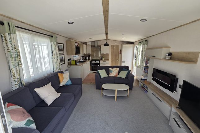 39, Osprey, Carlton Meres Holiday Park, Saxmundham photo 4
