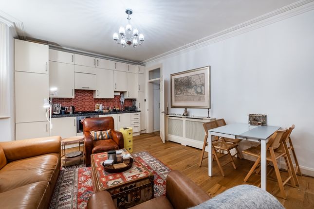 Flat 12, 36, Buckingham Gate, London photo 5