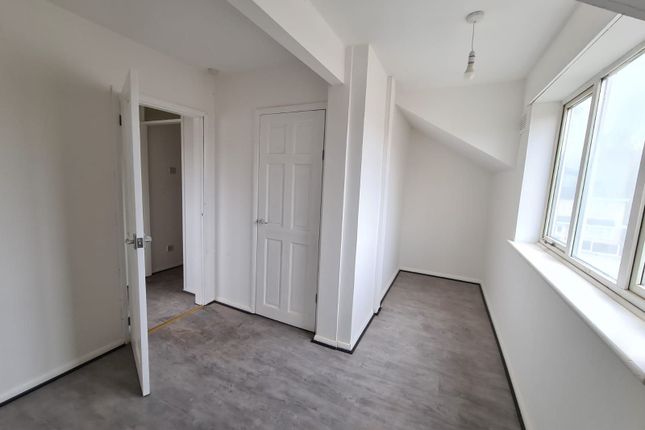 52 Blackthorn Drive, Leicester photo 5