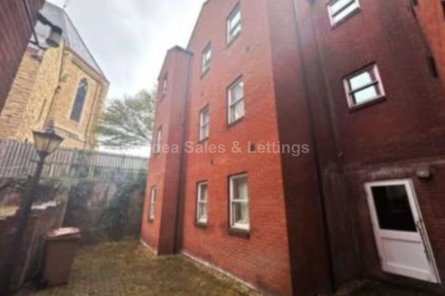 Thumbnail Flat to rent in 29 Broadgate, Lincoln