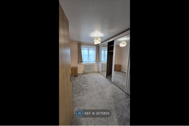 Lampeter House Twickenham Close, Swindon photo 3