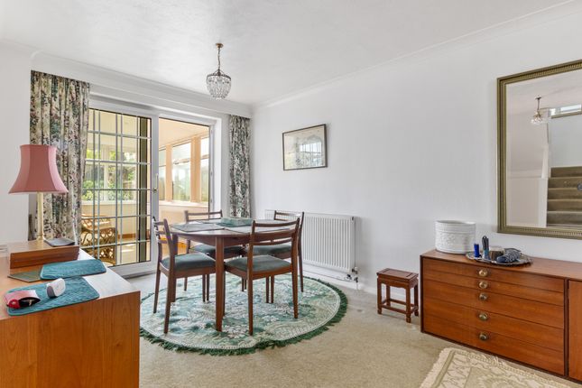 18, Manor Park, Pagham, Bognor Regis, West Sussex photo 4