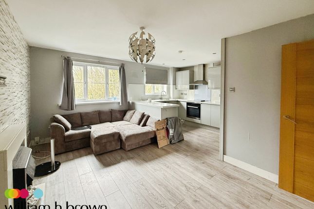 Flat 25 Trefoil House, Crest Avenue, Essex photo 3