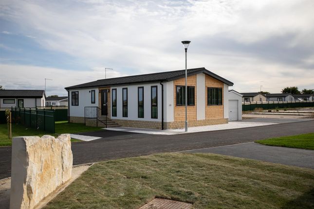 2-bed caravan on 148, Lillybrook, Lyneham, £290,000