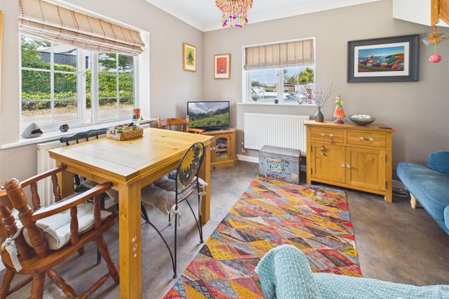 15, Manor Close,, St Ives photo 2