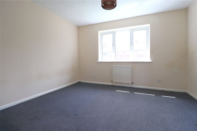 14, St Peters Close, Swanscombe photo 4