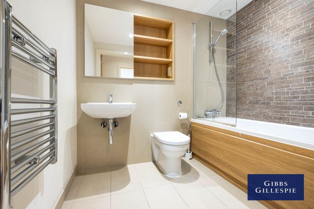 32 Attlee Court, Unwin Way, Stanmore photo 3