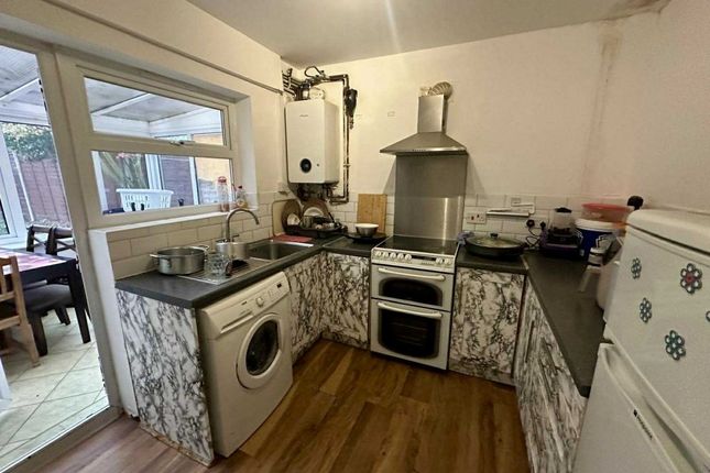 40A, BATH ROAD, THATCHAM photo 3