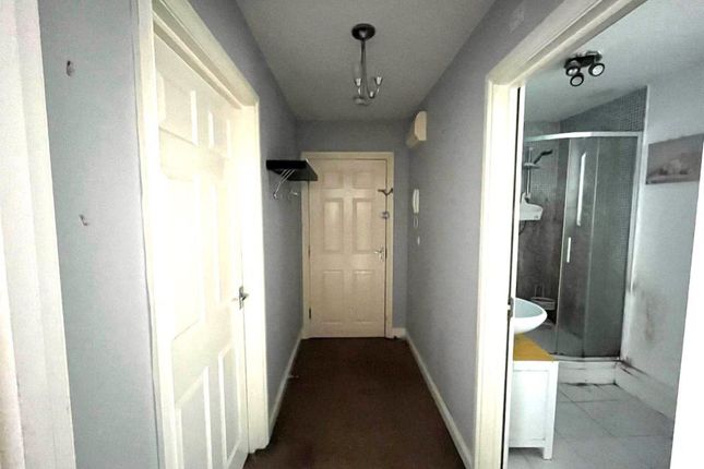 Flat to rent in Forge Lane, Griffithstown, Pontypool
