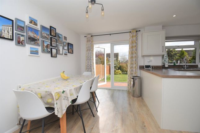 2 Kent Close, St. Ives photo 3