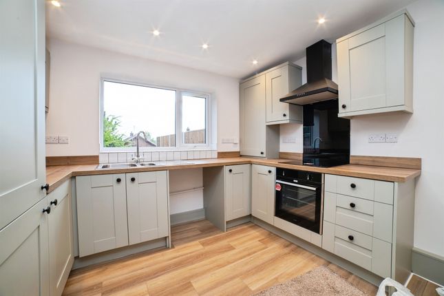 94, Lynncroft, NOTTINGHAM photo 3