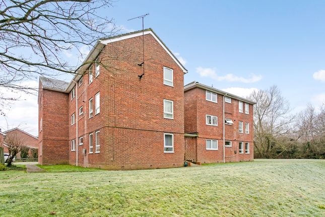 Thumbnail Flat to rent in Oakley, Northcroft, Wooburn Green, High Wycombe