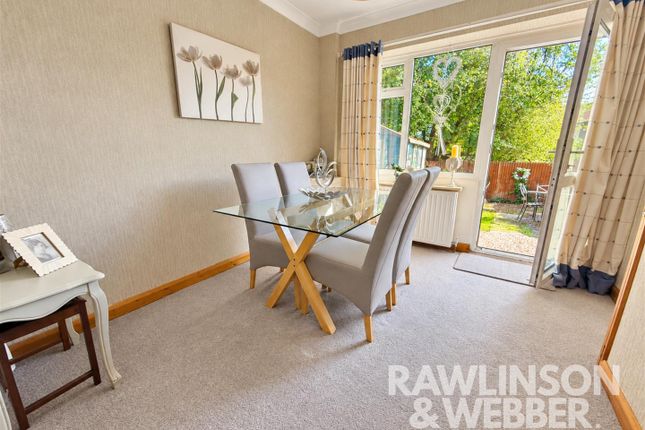 31, Kelvinbrook, West Molesey photo 4