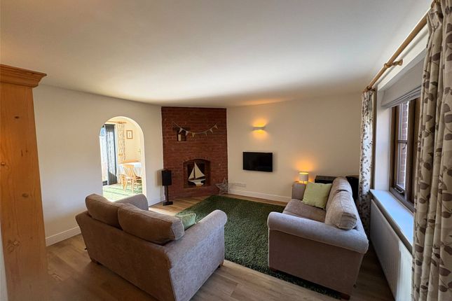 15, Kingsholme, Colyton photo 3