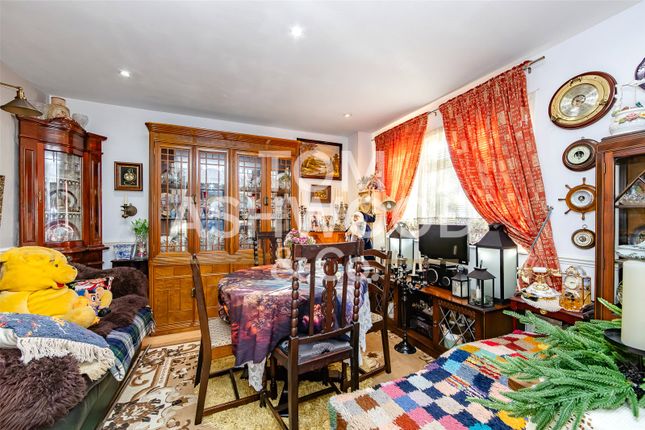 18, Harper Road, Beckton photo 2