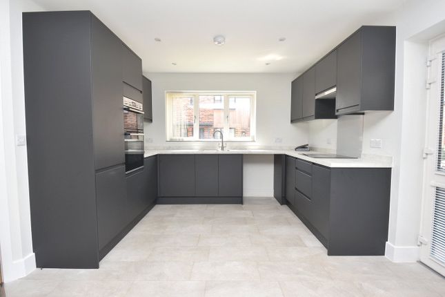 23 St. Peters Close, Woodbridge photo 3