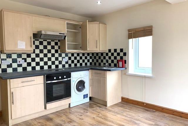 Flat to rent in Stacey Road, Roath, Cardiff