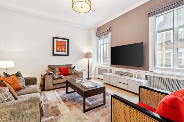 Thumbnail Flat to rent in Park Street, London