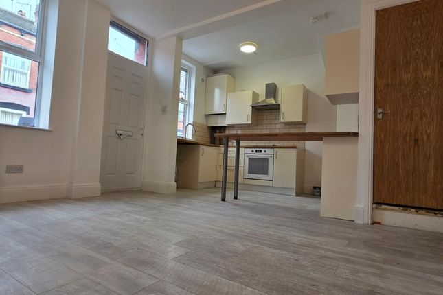 10, Claremont Place, Leeds photo 2