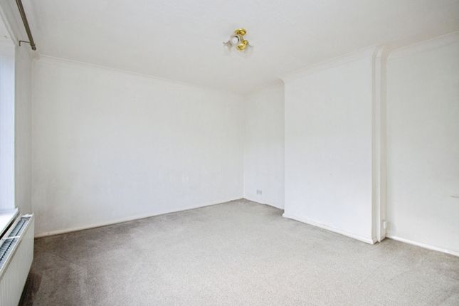 Queen Elizabeth Drive, Wakefield photo 2