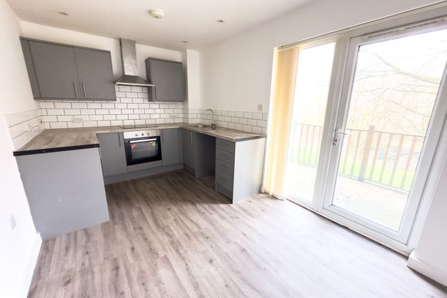 17, Lakeside Rise, Manchester photo 2