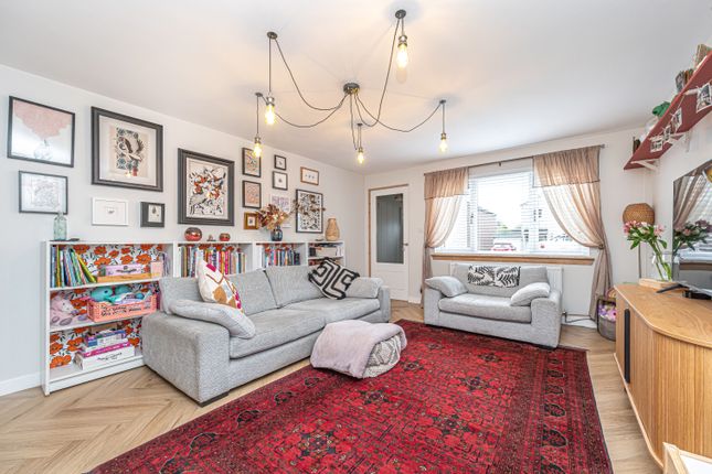 16, McBain Place, Kinross photo 3