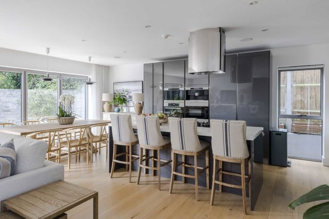 5, Sunnyside, London photo 3