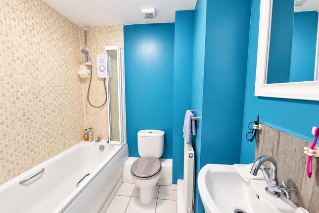 11, Percival Close, Lee-On-The-Solent photo 4