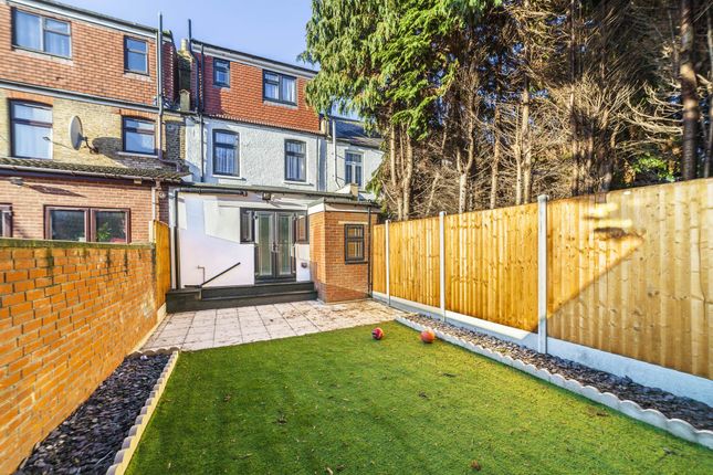 31 Sandyhill Road, Ilford photo 2